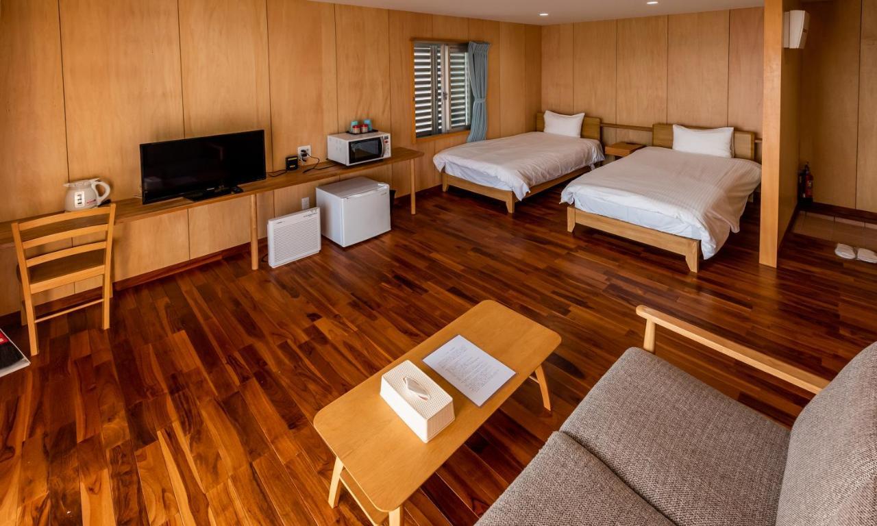 Guest House Kawamitsu Miyakojima  Exteriör bild