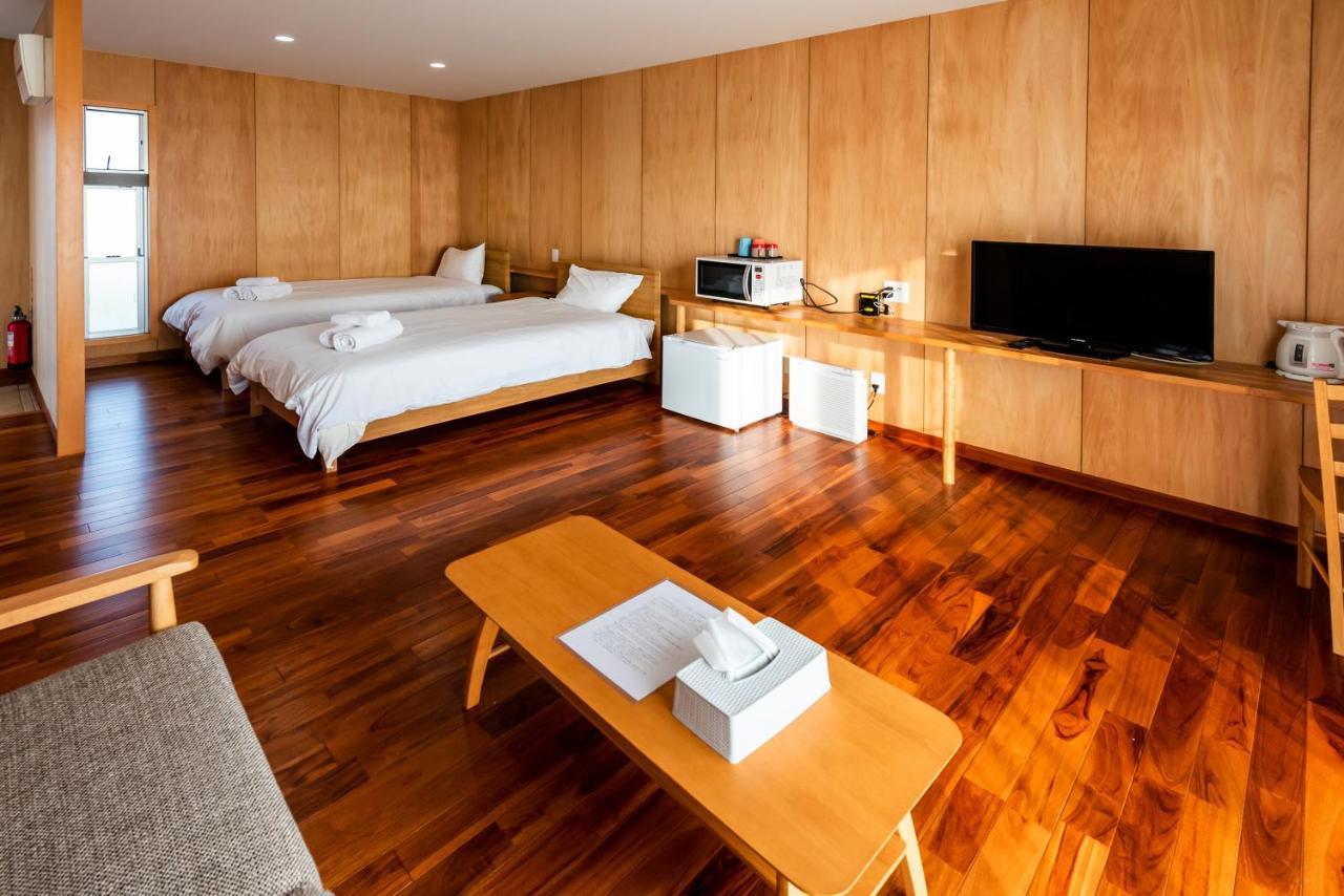 Guest House Kawamitsu Miyakojima  Exteriör bild