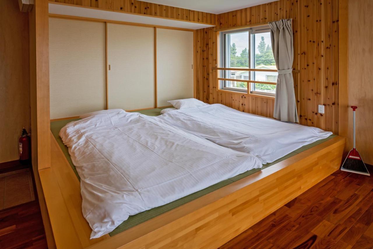 Guest House Kawamitsu Miyakojima  Exteriör bild